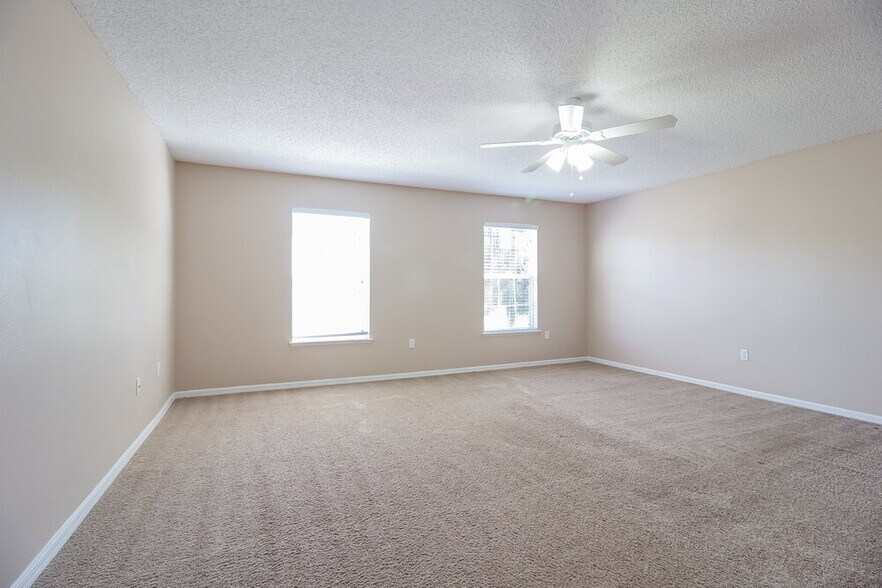 Building Photo - 1113 Benan Ct