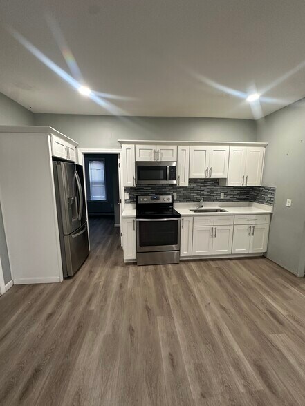 Building Photo - 406 Cahill St