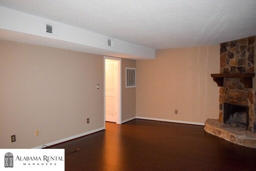 Building Photo - Home for rent in Vestavia Hills! COMING SO...