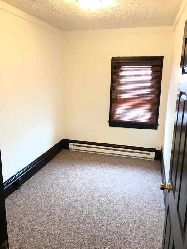 Building Photo - 112 Bernet Way