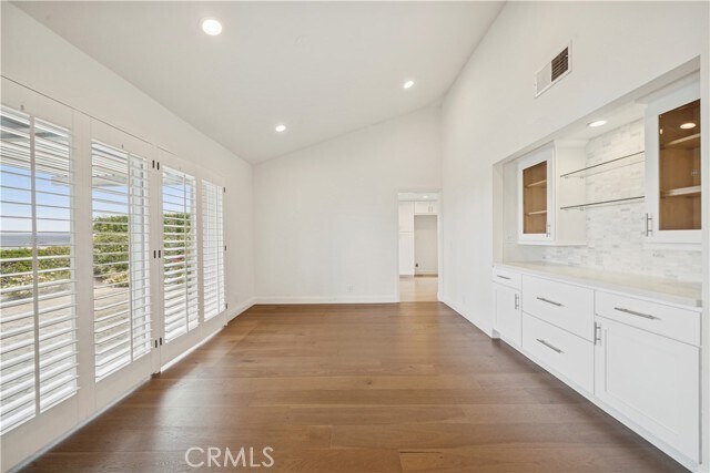 Building Photo - 2007 Yacht Mischief