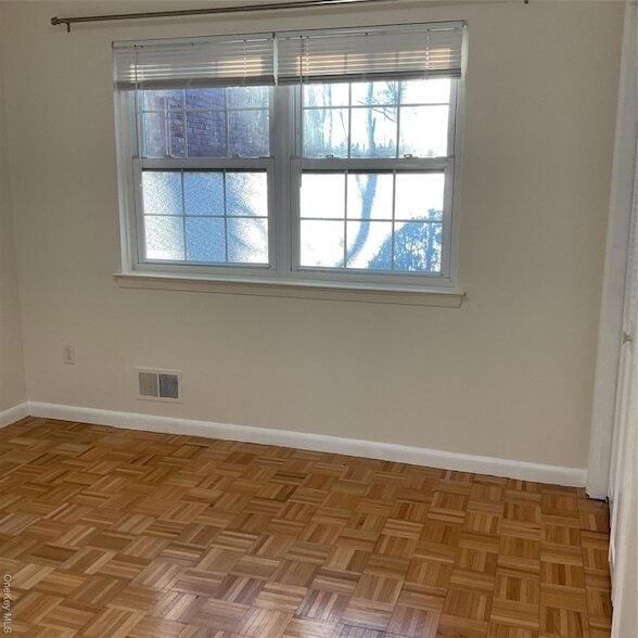 Building Photo - 430 Somerset Dr