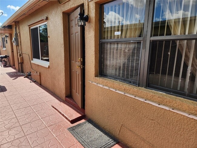 Building Photo - 4001 NW 46th Way