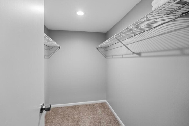 Building Photo - 1590 Shaker Cir