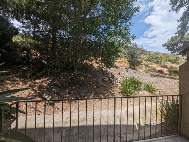 Building Photo - 7845 Golfcrest Dr