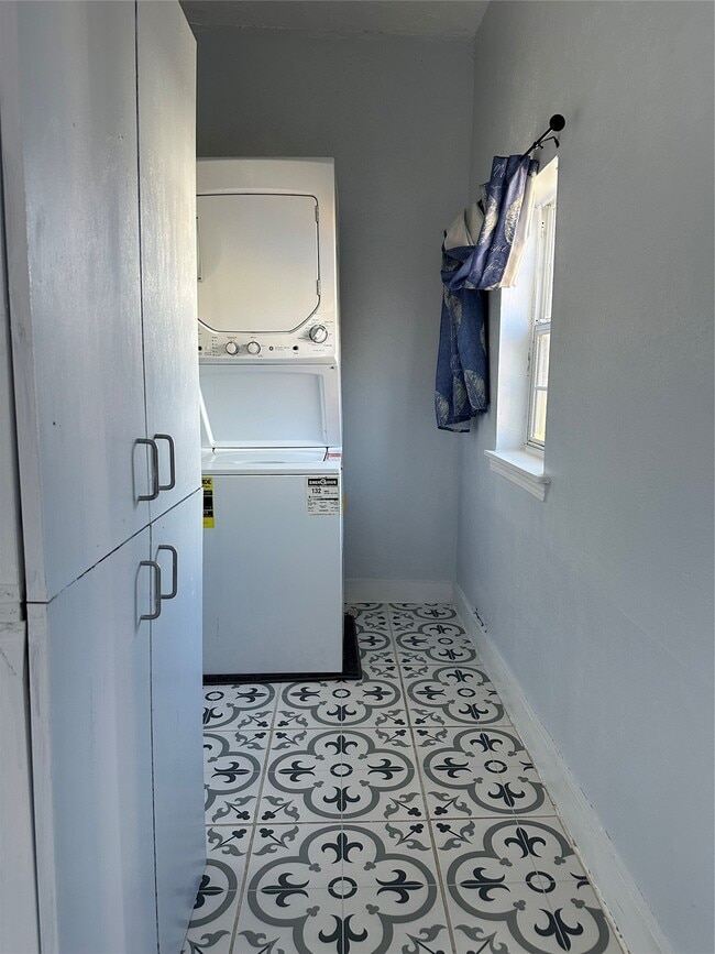 Building Photo - 7909 Avenue C