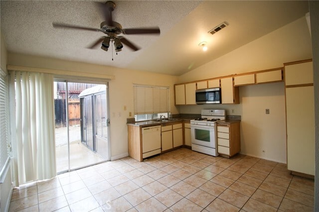 Building Photo - 1462 Wilson Ave