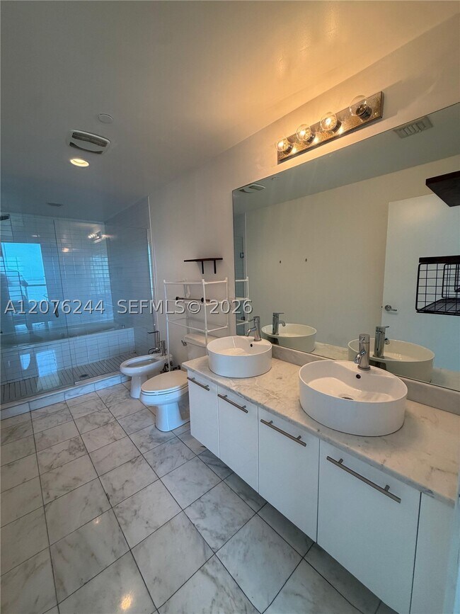 Building Photo - 888 Biscayne Blvd