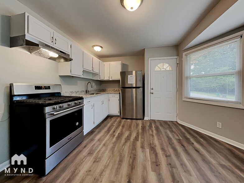 Building Photo - 5442 Southampton Rd