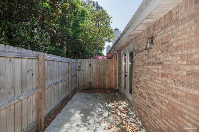 Building Photo - 5051 Grande Dr