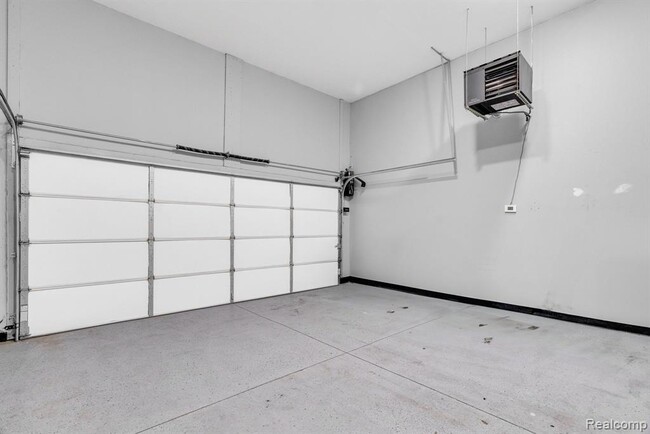 Building Photo - 171 Jotham Ave
