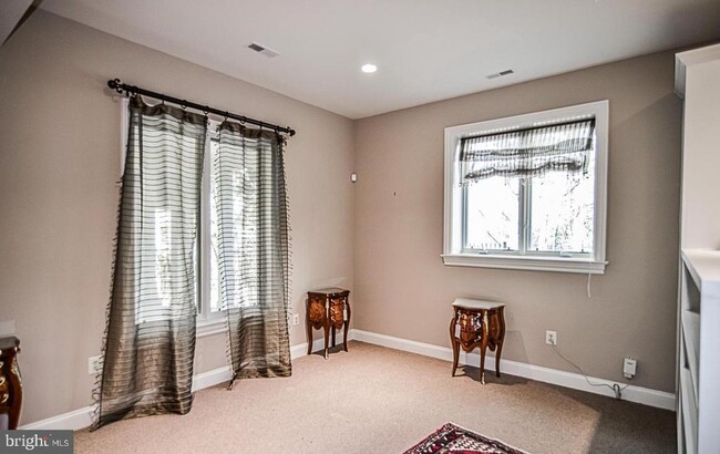 Building Photo - 7841 Montvale Way