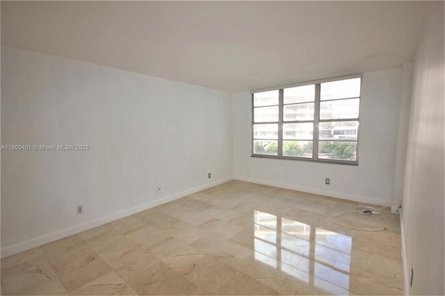 Building Photo - 5161 Collins Ave