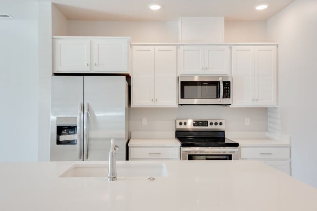 Building Photo - Baraya Townhomes: Modern Townhomes for Rent in Meridian, ID