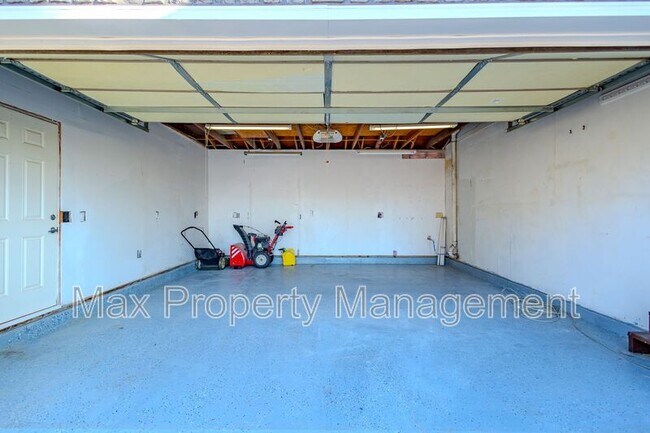 Building Photo - 5305 NW 91st Ct