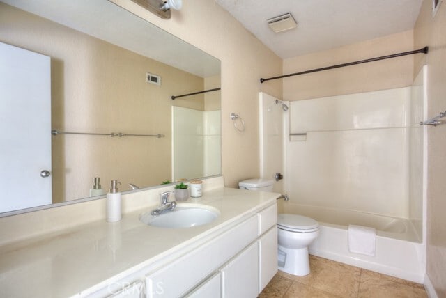 Building Photo - 555 S Azusa Ave