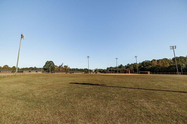 Building Photo - 507 Dove Way