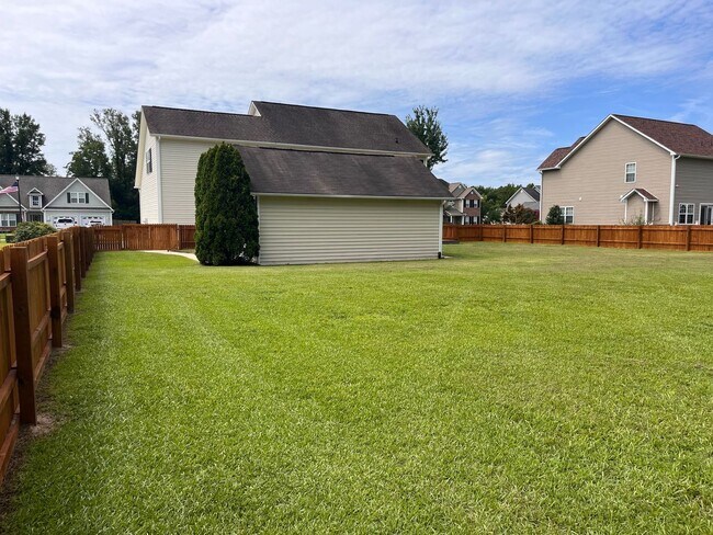 Building Photo - Avail NOW'n ROCK CREEK!