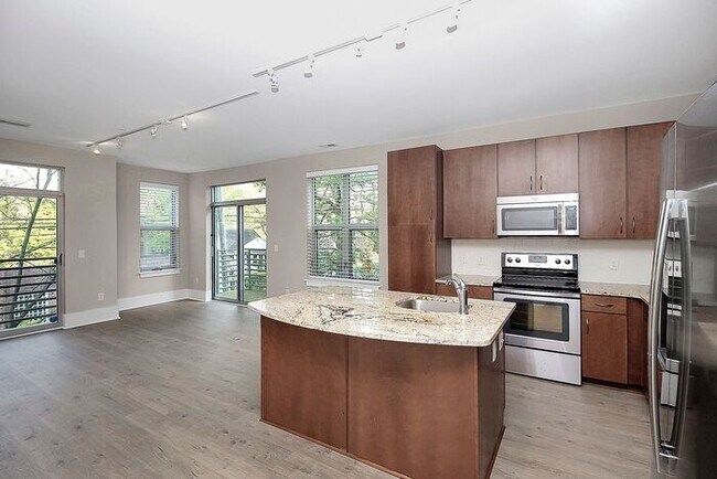 Building Photo - Industrial Corner 2BD/2BA Condo at Steelhaus in Plaza Midwood!