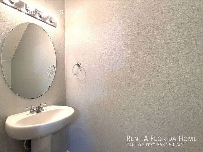 Building Photo - 447 Arbor Lakes Dr