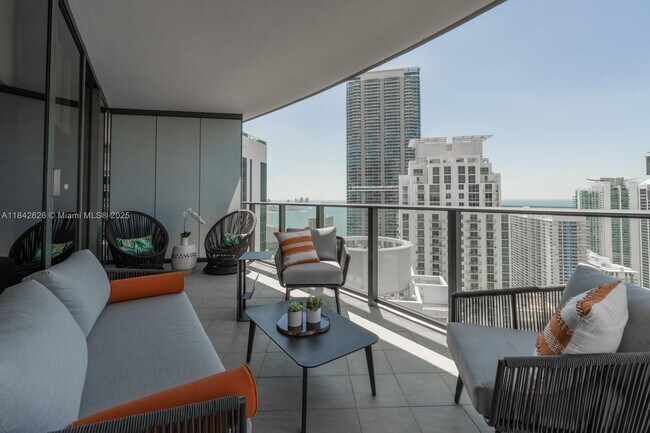 Building Photo - 1000 Brickell Plaza