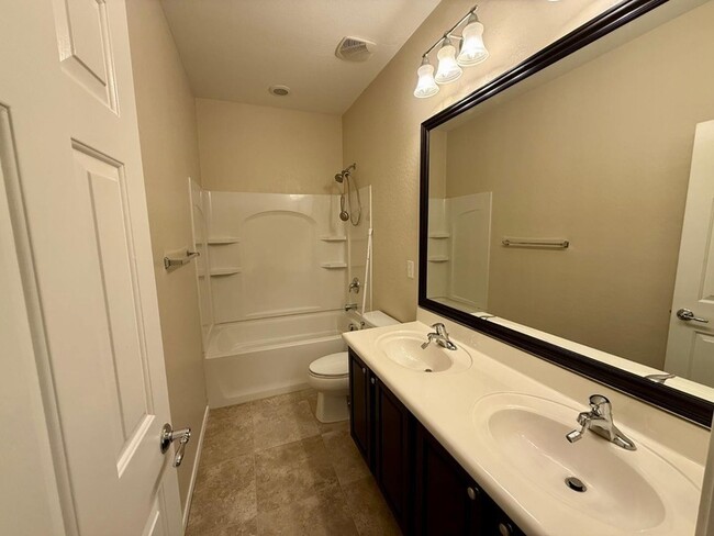 Building Photo - 1929 W Black Hill Rd