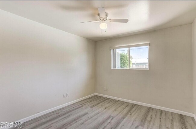 Building Photo - 40 E Fairmont Dr