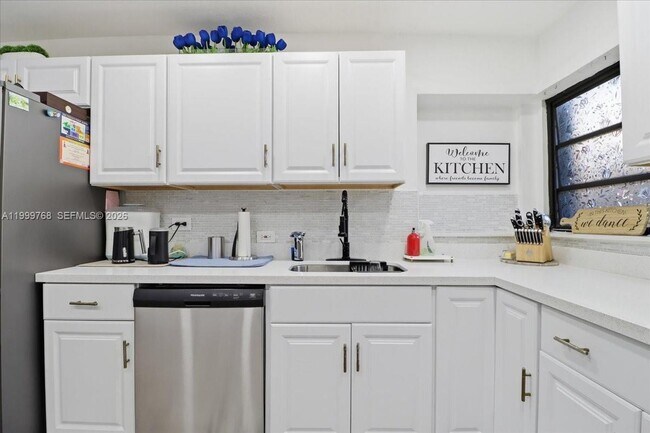 Building Photo - 7551 Polk St