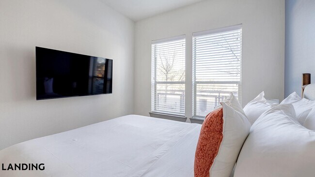 Building Photo - 101 S Center St