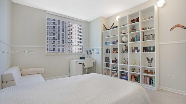 Building Photo - 801 Brickell Key Blvd