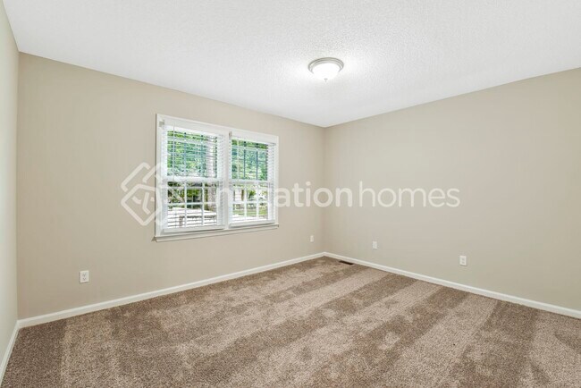 Building Photo - 7311 Canyon Dr