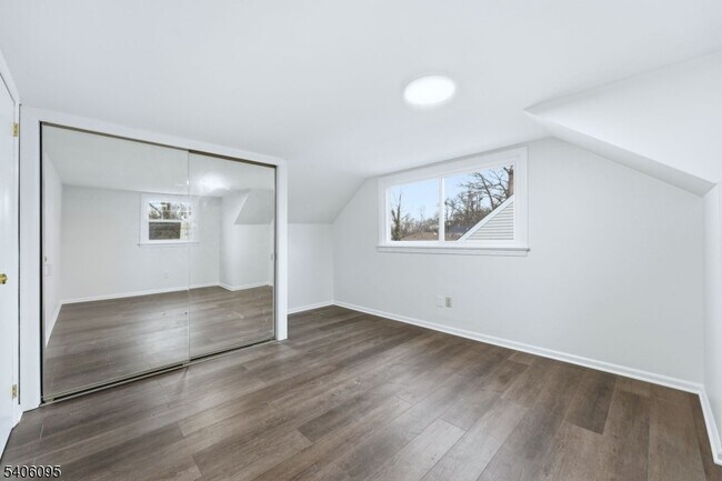 Building Photo - 46 Glenwood Ave