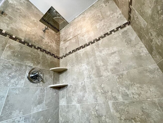 Building Photo - 3-Story Duplex in Chesapeake Beach! Ready 05-06-26! Fenced Backyard - Attached Garage - Pet Frien...