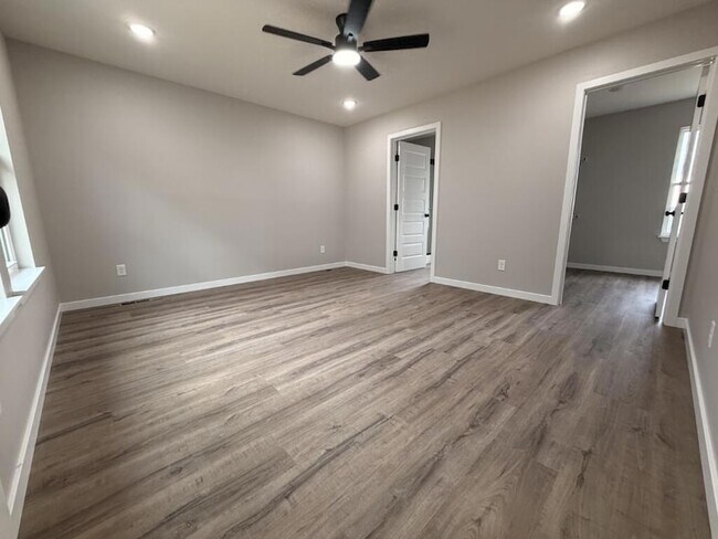 Building Photo - 939 Holstein Ln
