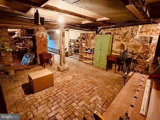 Building Photo - 30 Cornhill St