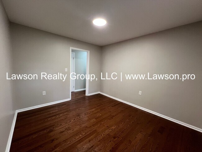 Building Photo - Five Bedroom, Updated Split Level in South...