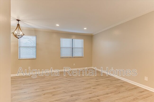 Building Photo - 1404 Johns Rd