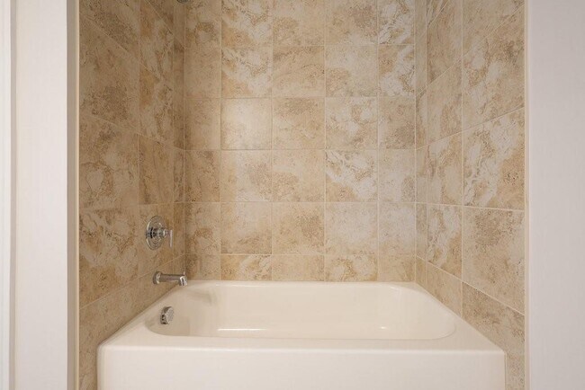 Building Photo - 4240 Hickory Pne Aly