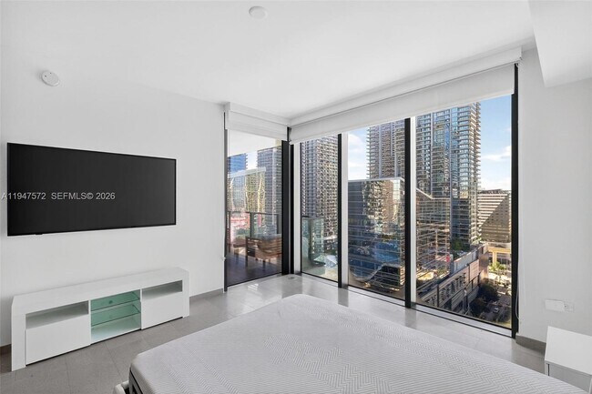 Building Photo - 68 SE 6th St