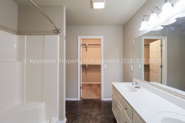 Building Photo - 3 Bed | 2 Bath | Broken Arrow