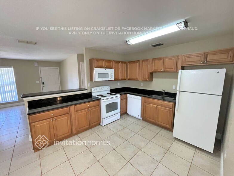 Building Photo - 8505 Temple Park Dr