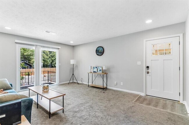 Building Photo - 1701 Hawthorne Ave