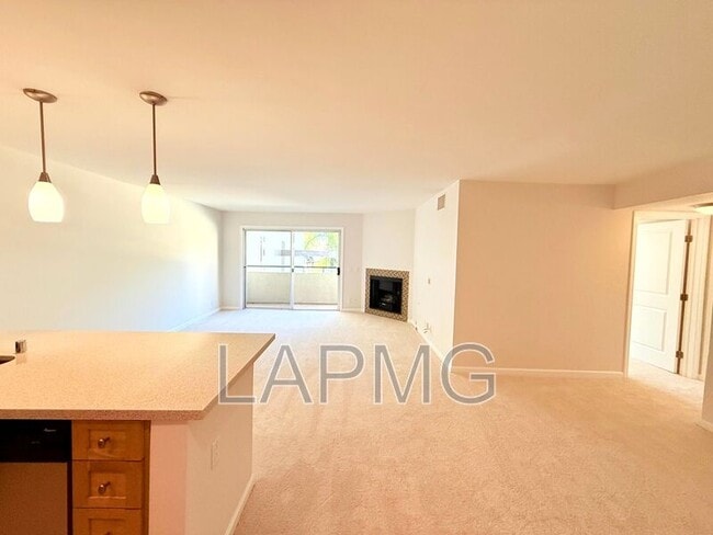 Building Photo - 4702 Fulton Ave