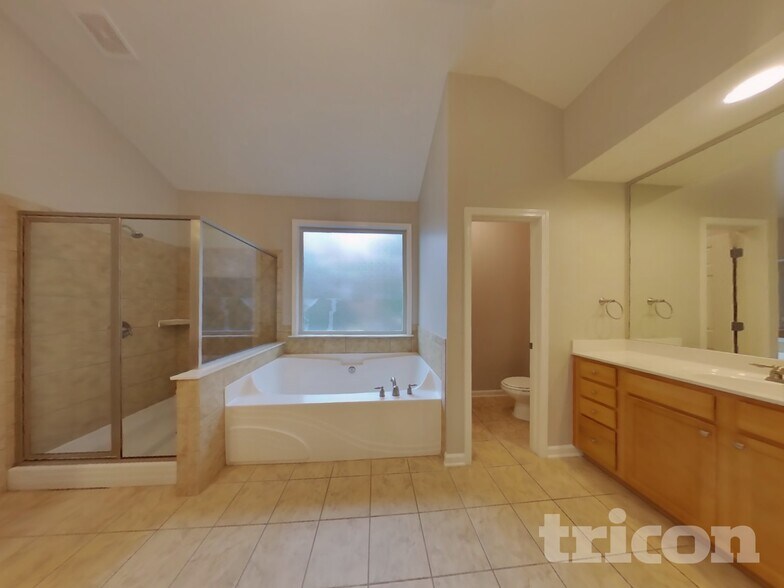 Building Photo - 5507 Rosehall Pl