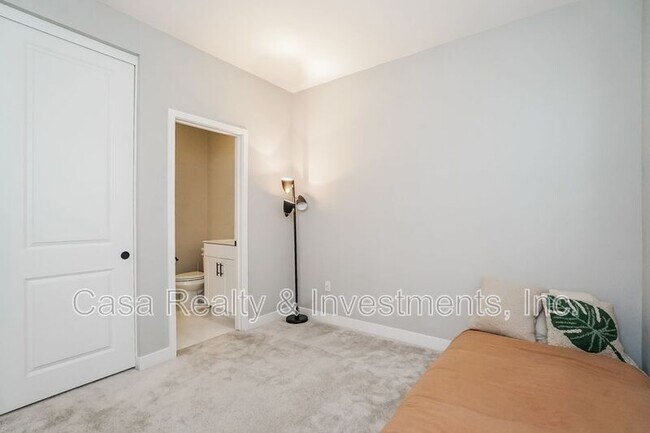 Building Photo - 2117 Copper Walk