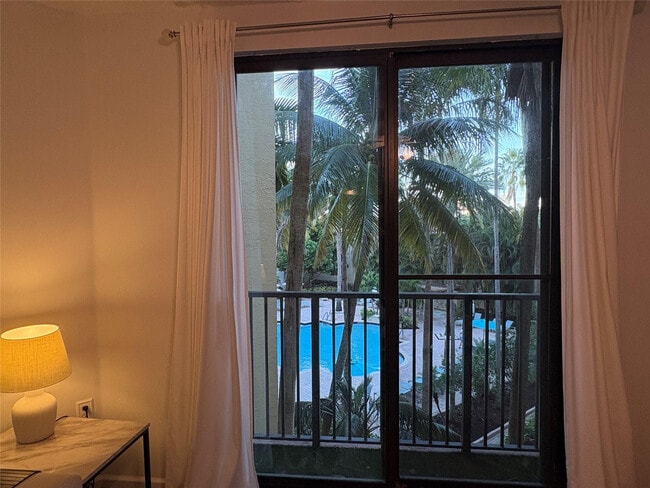 Building Photo - 780 S Sapodilla Ave