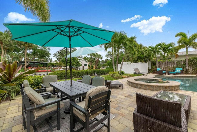 Building Photo - 339 Avenida De Paradisio