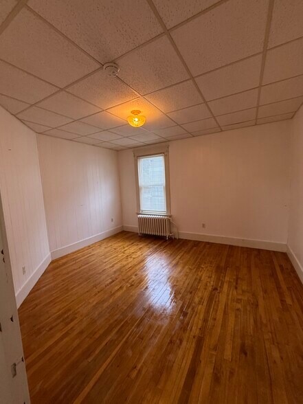 Building Photo - 151 Walnut St