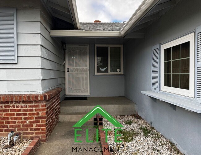 Building Photo - **Charming 3-Bedroom Home in Established S...