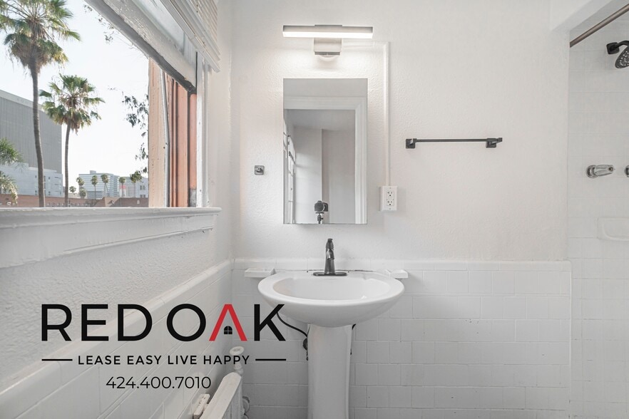 Building Photo - 3471 W 5th St